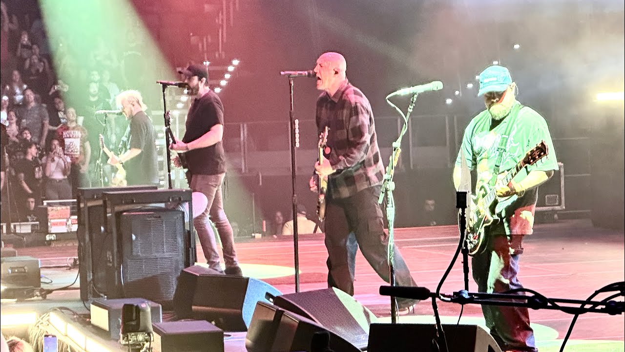 Breaking Benjamin Live - Blow me Away - Ft. Worth Texas September 1, 2025 side stage 