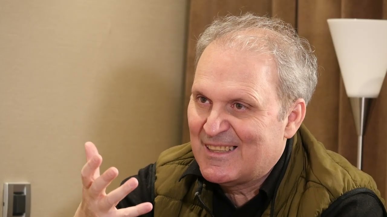 VO CENTAR Pink Panter se rasplace pred kamerite peejki ja starata makedonska pesna!