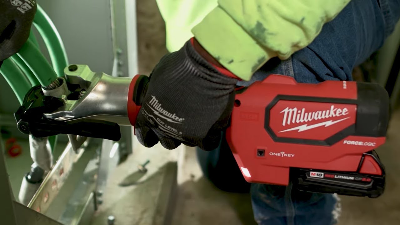 Milwaukee&reg; M18&trade; FORCE LOGIC&trade;&nbsp;Crimping Testing