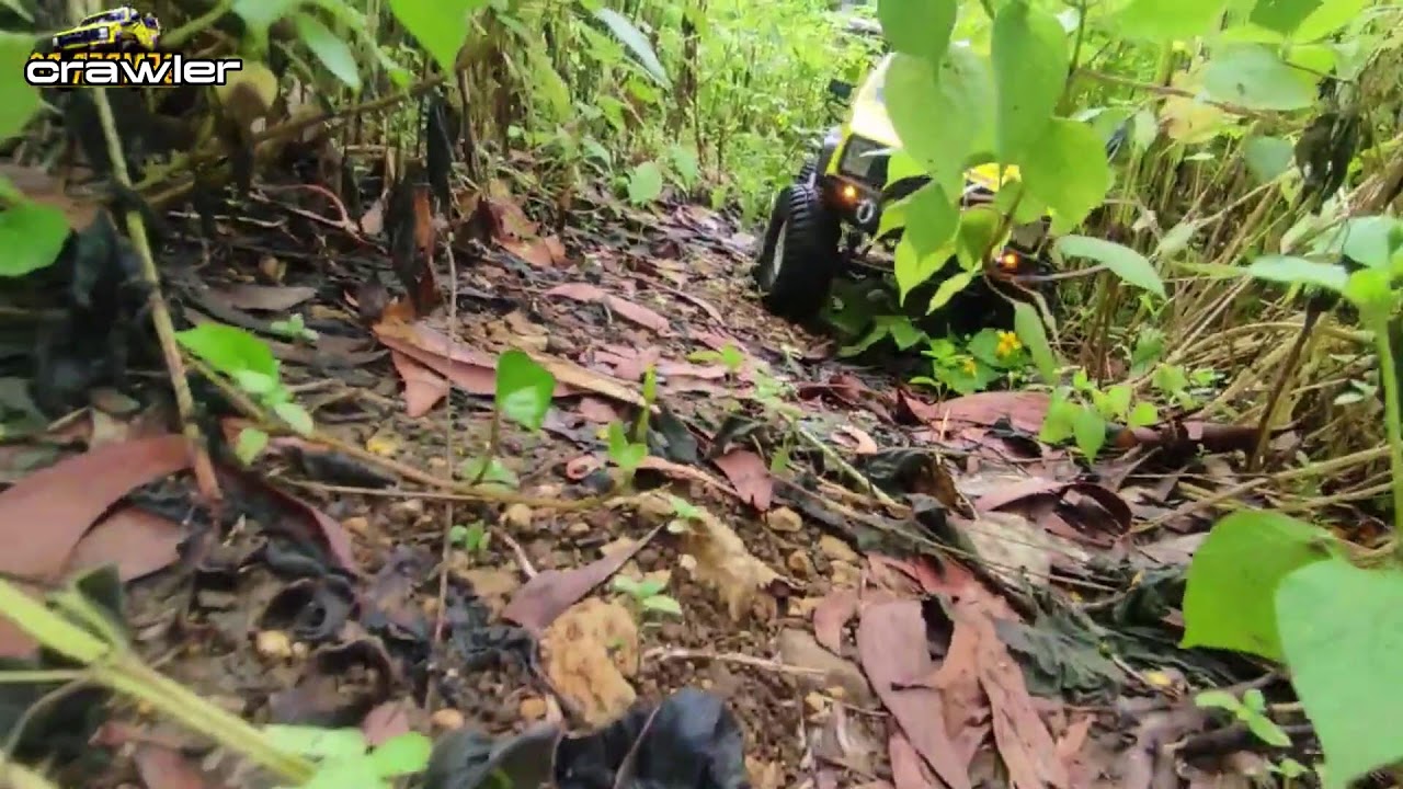 This RC Truck Carries a FULL LOAD Through Extreme Mud… UNSTOPPABLE! 21