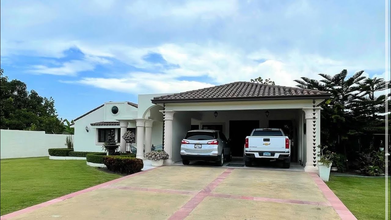 LA CASA MÁS GRANDE DE MOCA DE VENTA, LLAME AHORA MISMO AL 849-449-6475, ESTA CASA TIENE  2000 MTS