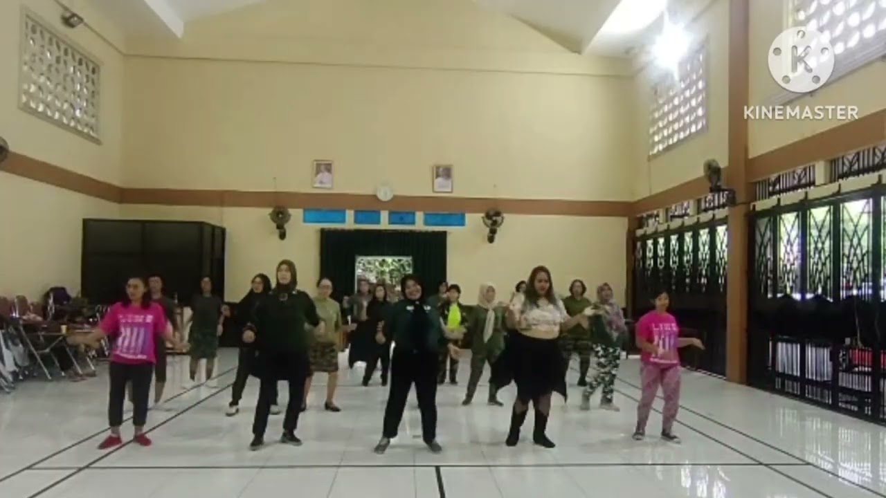 Spontan (Tanpa) Uhuy//Beginner Level//Choreo : Didit Budi S (INA)//Model by LD Mom's Happy & Kemilau
