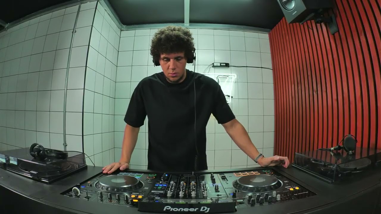 101 Jams | Svara Radio (Tech House/Deep House) 2.10.25