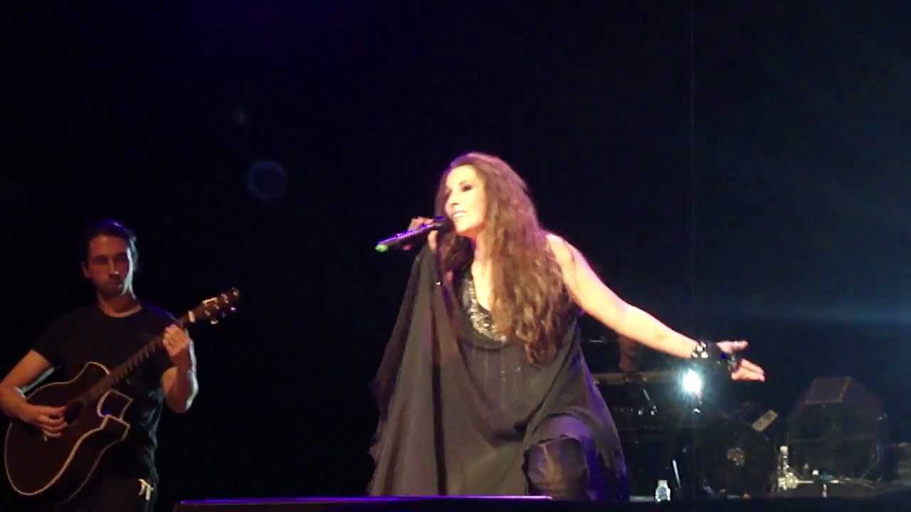 Malú - Me quedó grande tu amor - Logroño (27-10-2012)