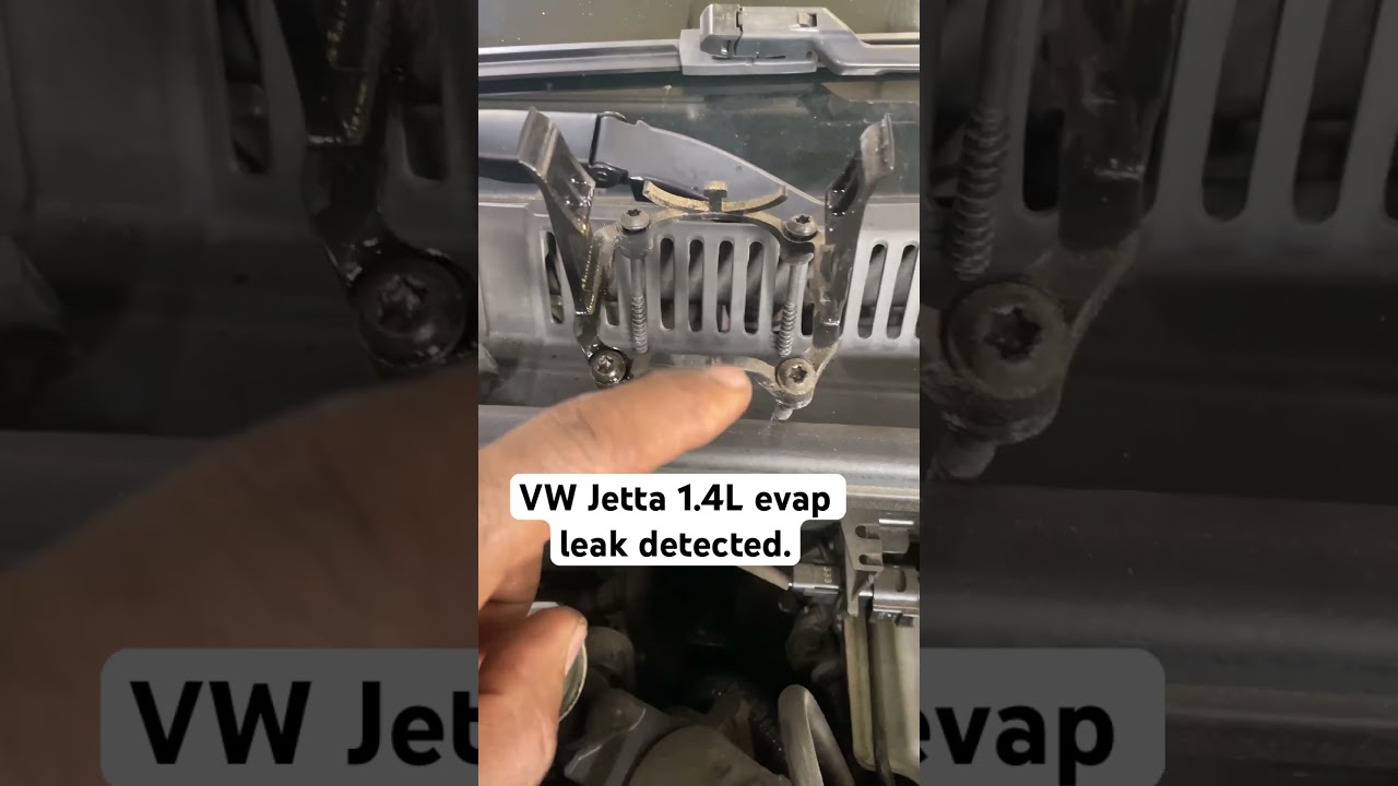 У автомобиля VW Jetta 2019 года выпуска, двигатель 1.4 л, обнаружена утечка в системе испарения т...