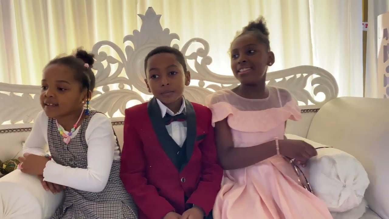 ABDOULFATAHOU & HANIFA ISMAEL MINI CLIP