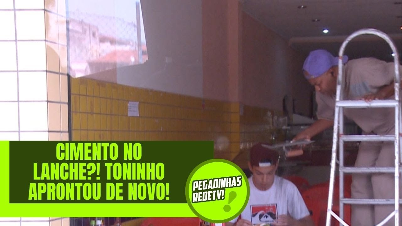 TONINHO TORNADO FOI CONSERTAR O TETO E CAIU CIMENTO NO LANCHE! | Pegadinhas RedeTV!