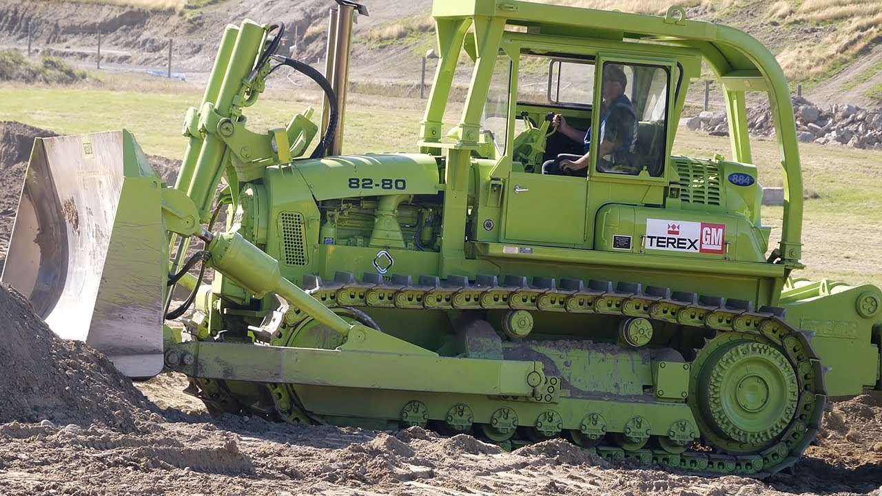 Twin Detroit Powered Terex 82-80 Bulldozer Working at Wheels at Wanaka 2023