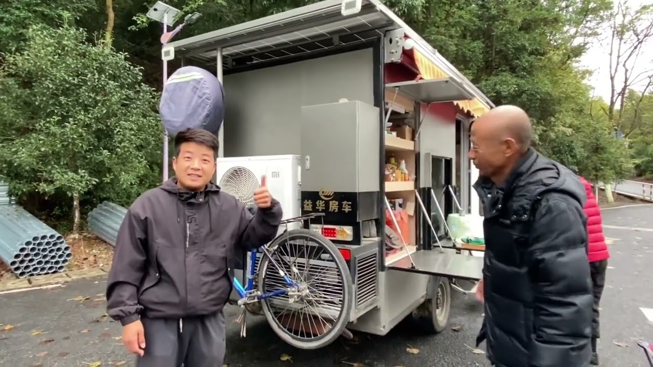 能够媲美房车的电动三轮车，这样的车自驾游，大家感觉怎么样？#旅行 #自驾游 #床车生活 #说走就走的旅行