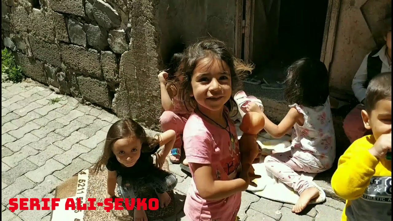 Diyarbakır Ali paşa sokaklarını birde böyle görün ne aşklar yaşandı yaşayanlar bilir Sur içi