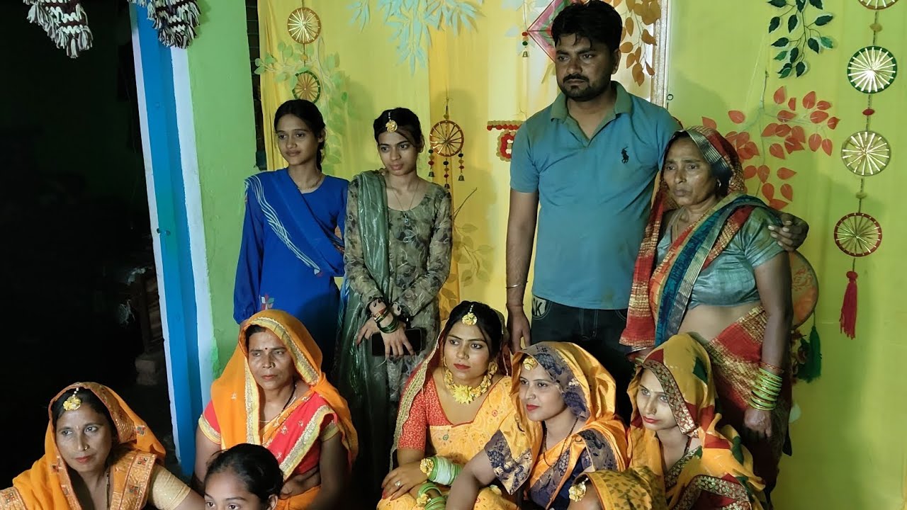 Meri dii ki haldi pr full enjoy 😜#newvlog #withfamliy 