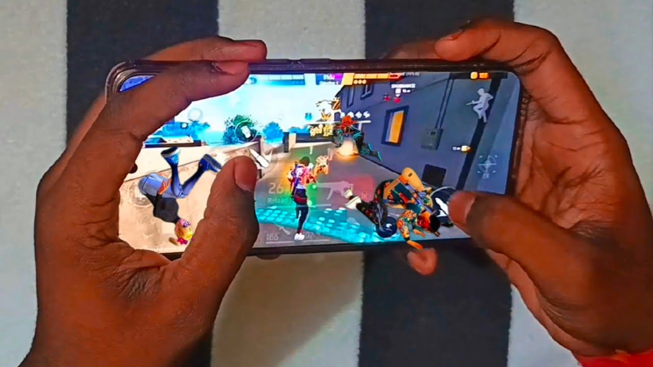 Handcam⚡free fire with 3 fingers heavy clutch impossible fast movement 💦#viral #ffhandcam #trending