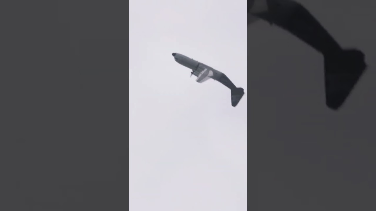 Lockheed Martin LM-100J (C-130J) Flies a Loop at Farnborough #Airshow &ndash; AIN #Shorts #military