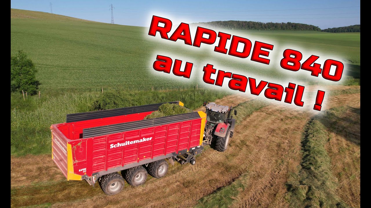 Récolte d'herbe à l'autochargeuse Schuitemaker 840