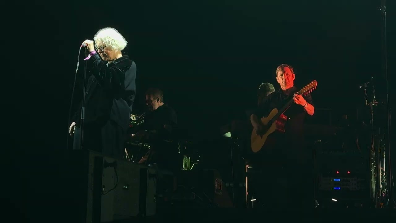 Massive Attack + Elizabeth Fraser: Teardrop @ Music Wins Festival 2025 Buenos Aires 