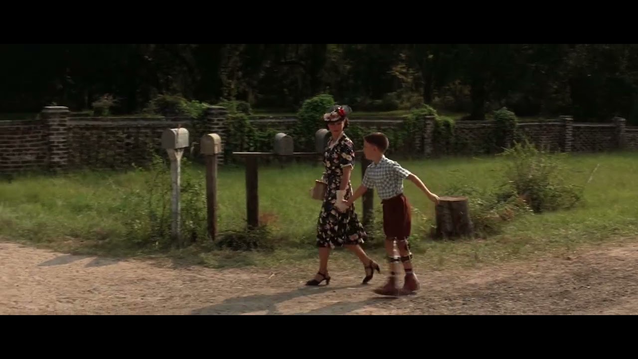 Forrest Gump (1994) - arriving at their house
