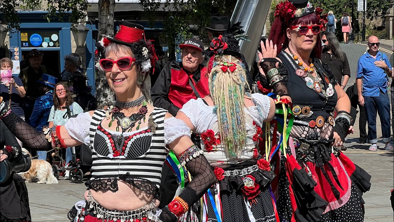 400 Roses Traditional Dancing at Hebden Bridge Steampunk Weekend 2025 | Band: t’Thorns | Part 6
