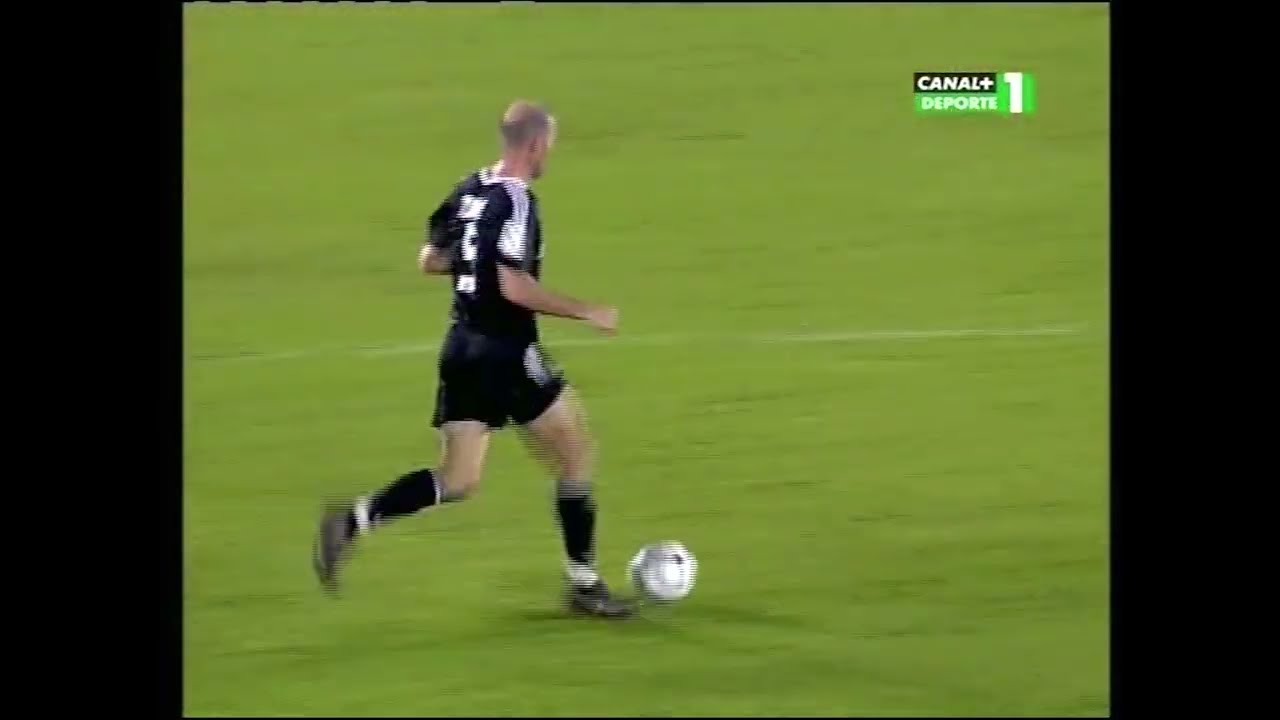 Zidane vs Malaga (2004-05 La Liga 10R)