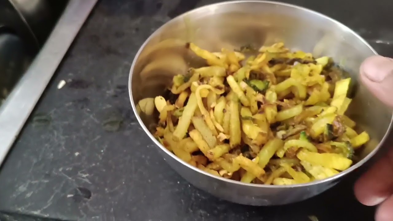 বৃহস্পতিবার সকাল বেলা থেকে রান্নাঘর থেকে শুরু করলাম বন্ধুরা 🙏🌅🪔🌺🌺