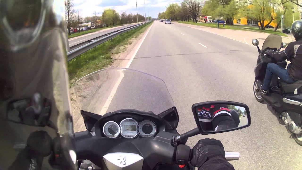 Piaggio Xevo and Peugeot Satelis