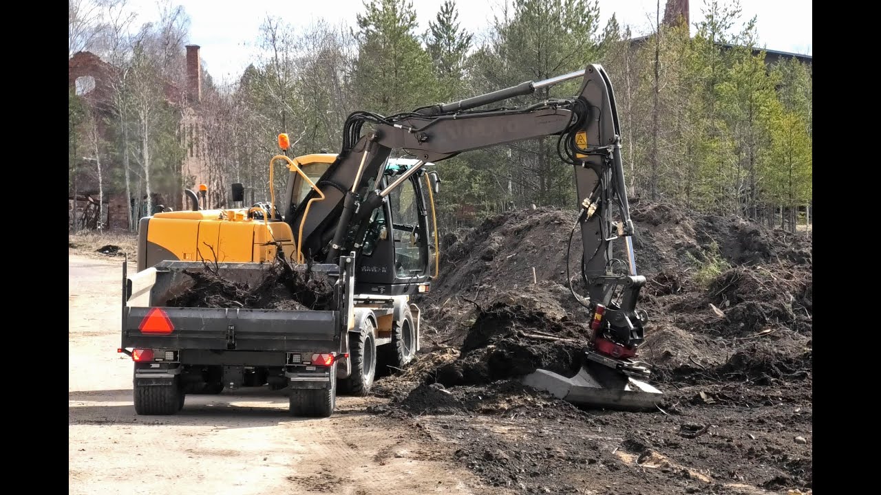 Volvo EW140C Wheel Excavator Working (4K)