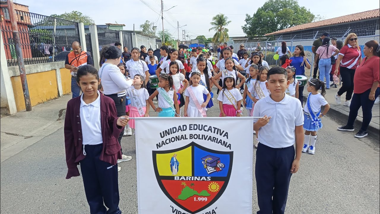 Con Caminata y Banda Show U.E Virgen María  inauguró sus Intercursos 2026