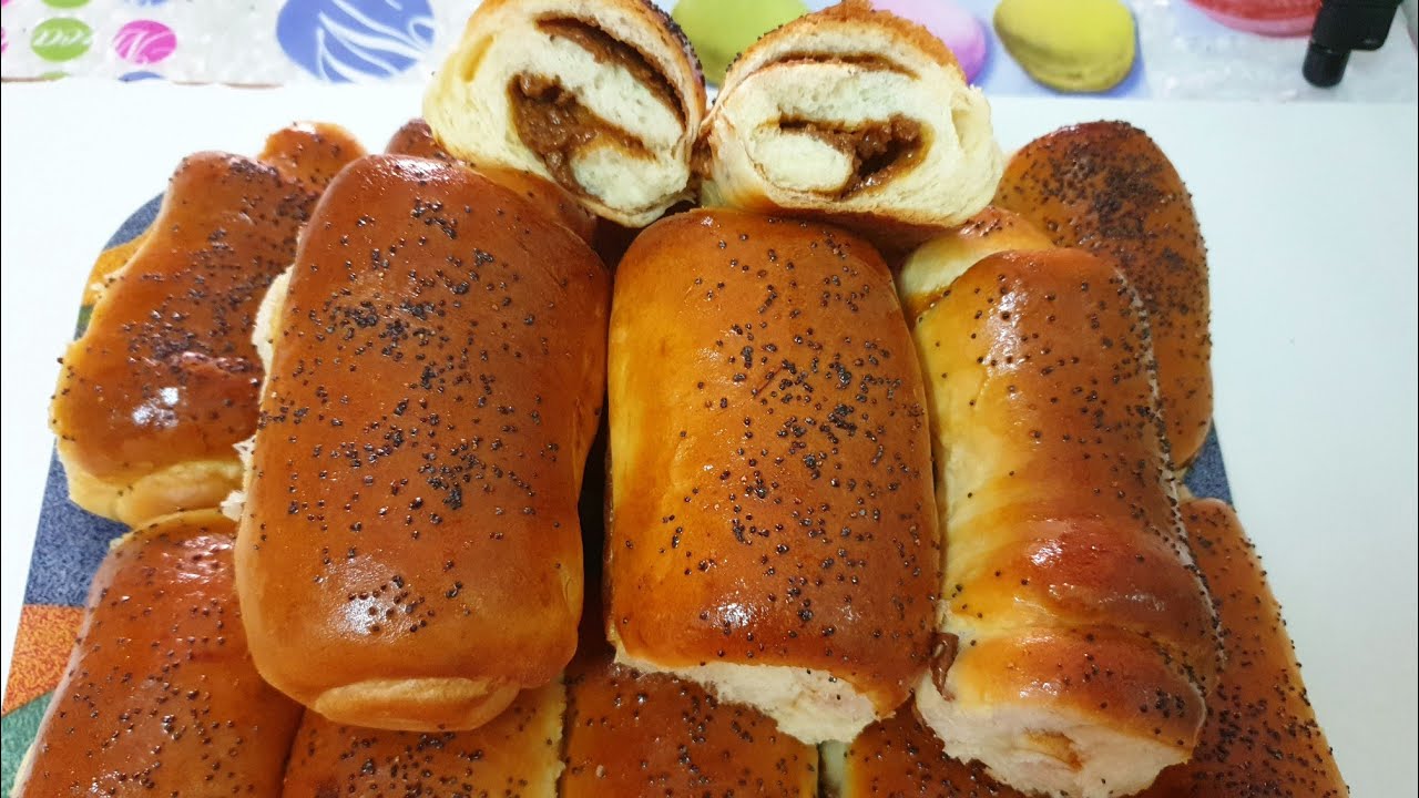 Chifle umplute cu lapte condensat (caramel)