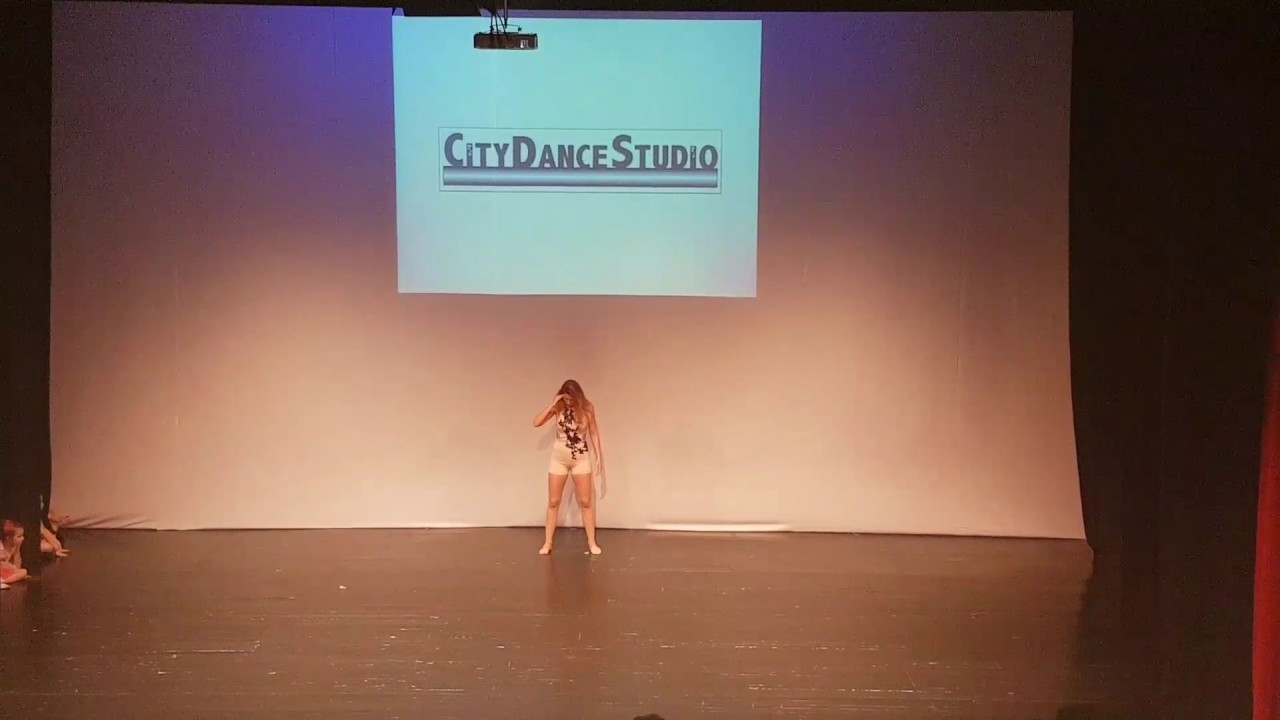 Završni koncert CDS Novi Sad 29.05.2017g-Maja Zbućnović..koreografija