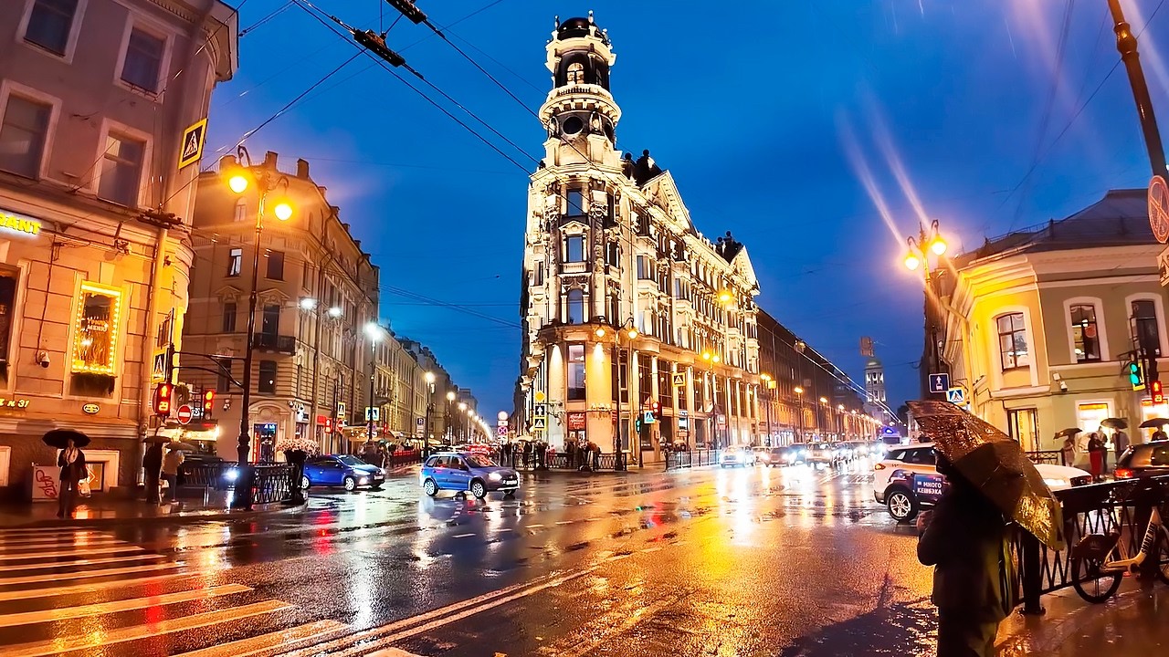 SAINT PETERSBURG. Evening rain. One hour ambient walk