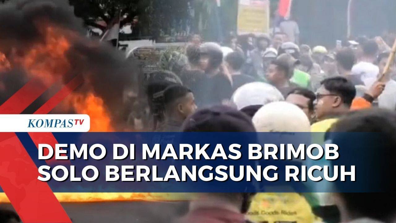 Ricuh! Massa Demo Robohkan Gerbang Markas Brimob Solo | BERUT
