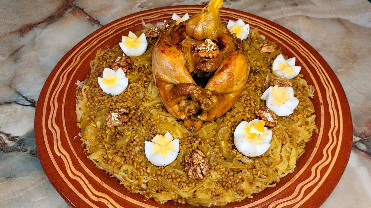 رفيسة بلدية مغربية بالدجاج وملوي الرزيزة على حقها وطريقها 👌 المرقة كتجي معلكة وخطيرة المذاق😋🔥