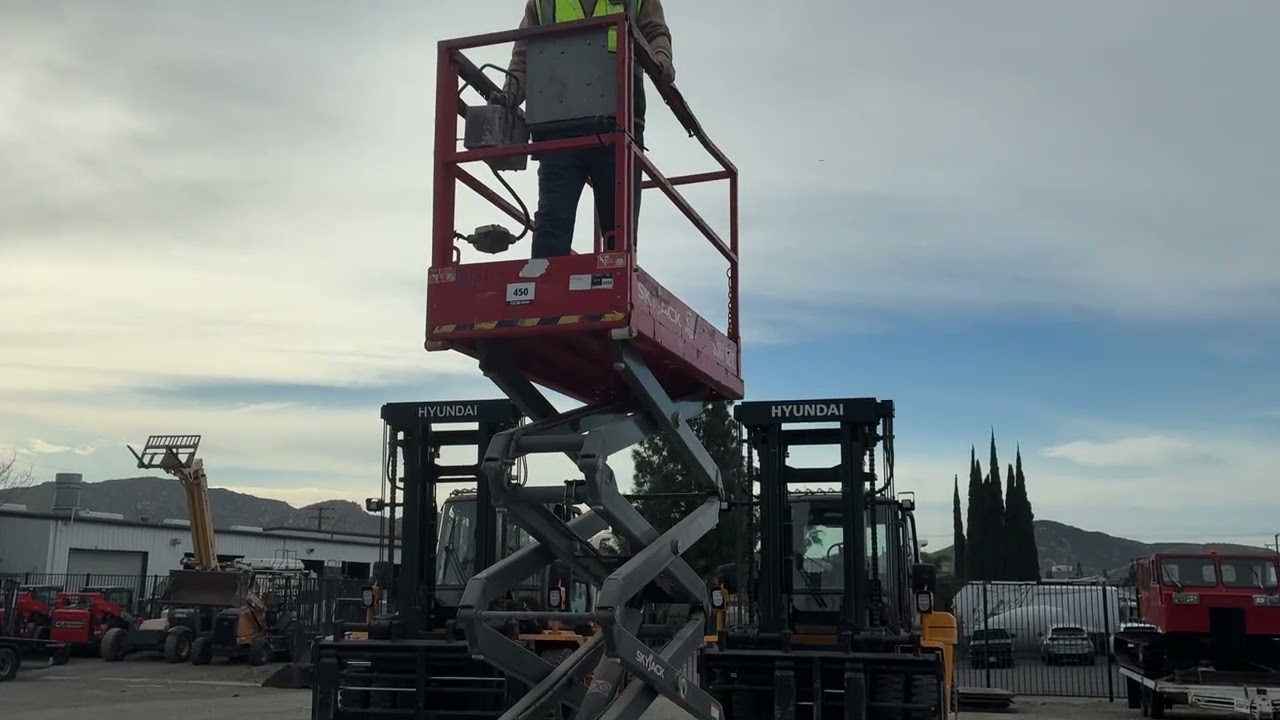 Skyjack SJIII 3219 Scissor Lift