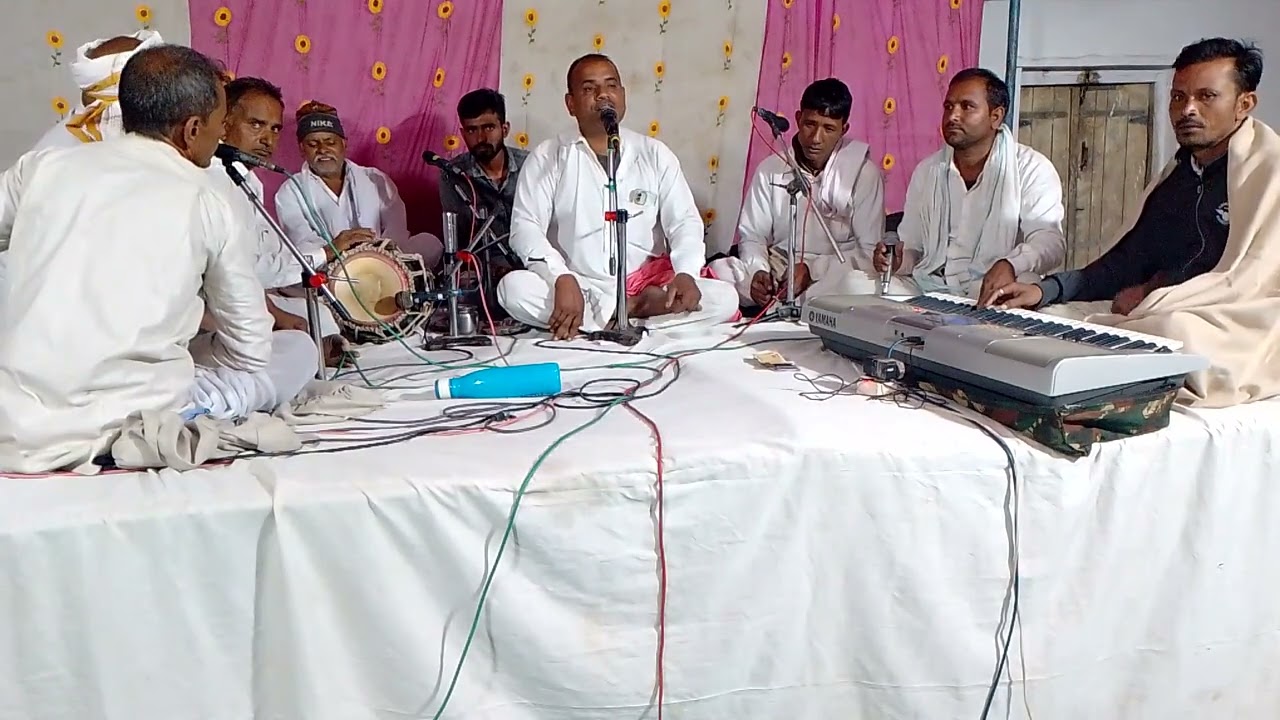 निमाड़ी भजन !हम पर देशी पावना दो दिन कहा महीमान  गायक कलाकार देवराम महाराज किटी वाले.🙏🏻😊