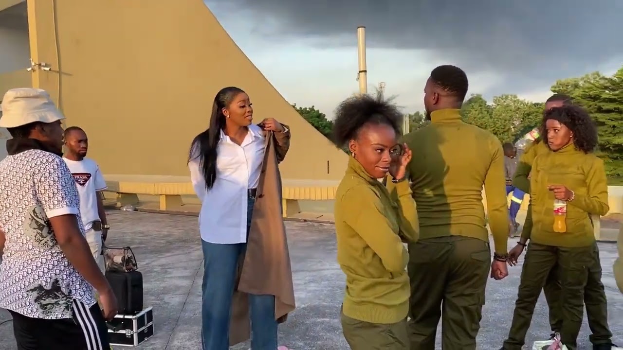 MAHOMBI - Sandra MBUYI(Making of)2024