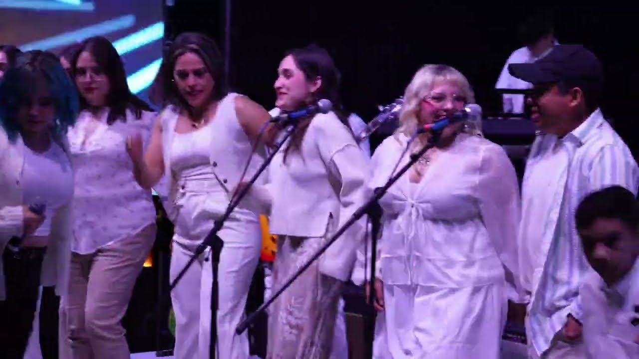Don´t stop me now - Versión en vivo por los alumnos de Track One.
