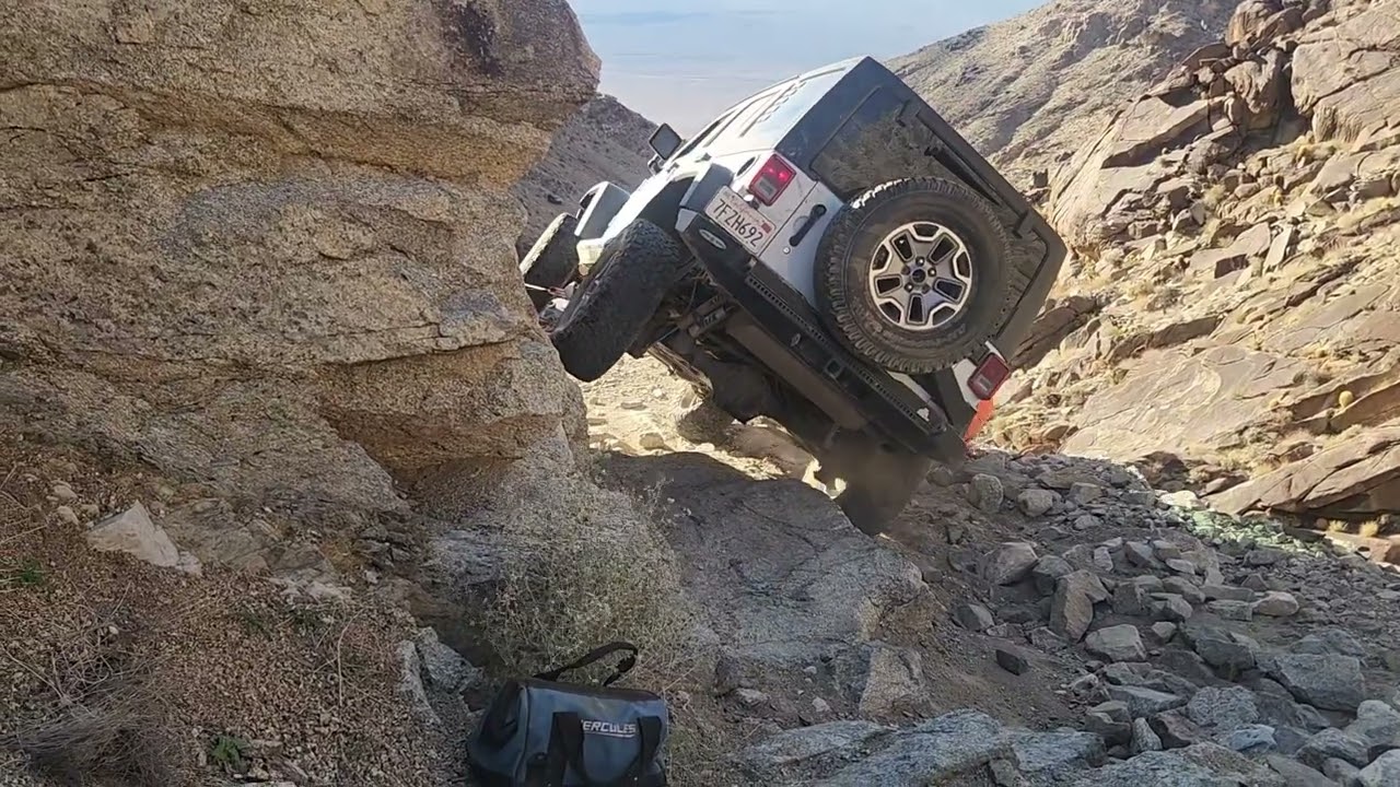 Jeep recovery in the Panamint mountains of Southern California. Nov 5th 2025.