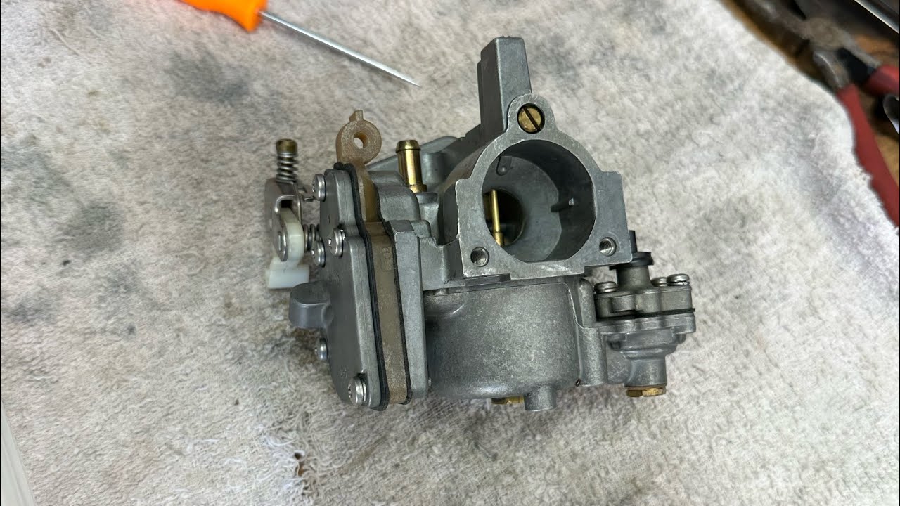 Mercury 2-Stroke Carburetor Teardown (9.9HP)