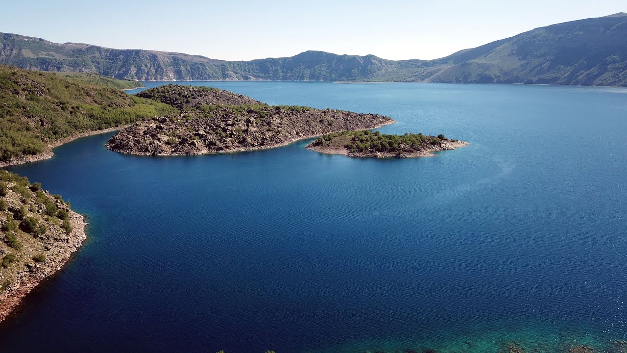 Nemrut Krater Gölü'ne ziyaretler başladı