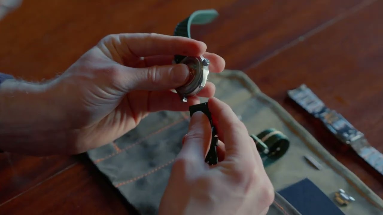 Nomadic Watches | How To Adjust Our Watch Straps