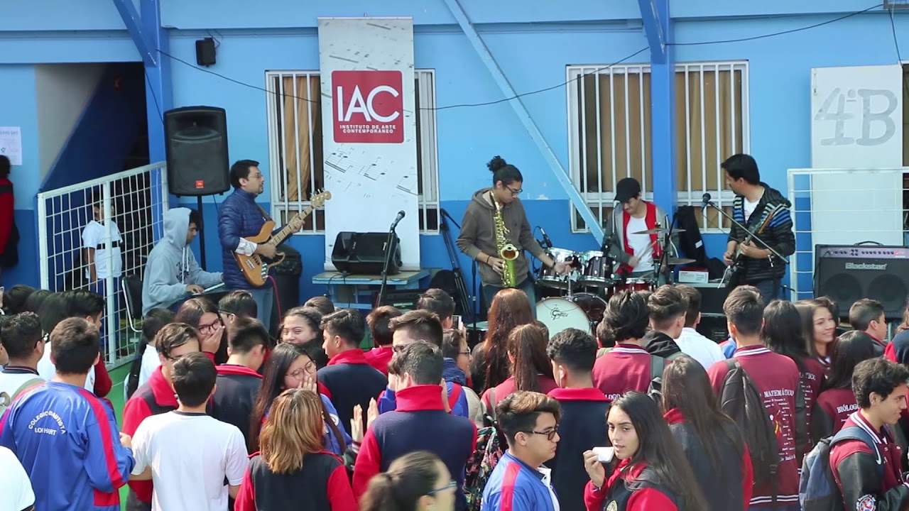 Visitando el Colegio Lois Hart