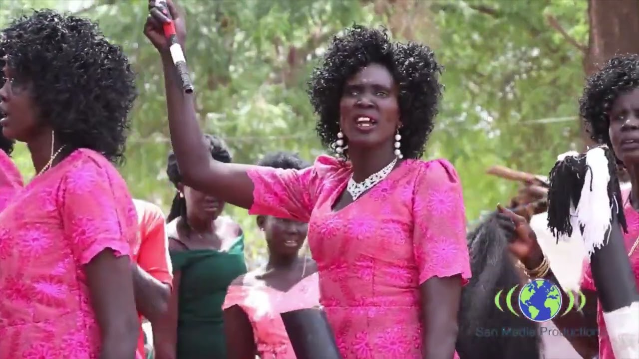 Wɛt ye luel aye diördu piŋ by Abeen Deng Thuch