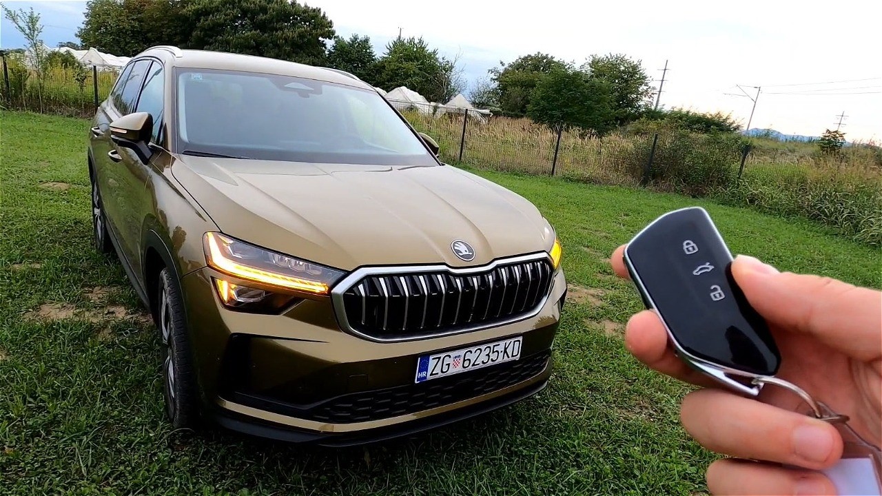 2025 Skoda Kodiaq iV [1.5 TSI PHEV, 204 HP] POV Test drive | Quick review CARiNIK