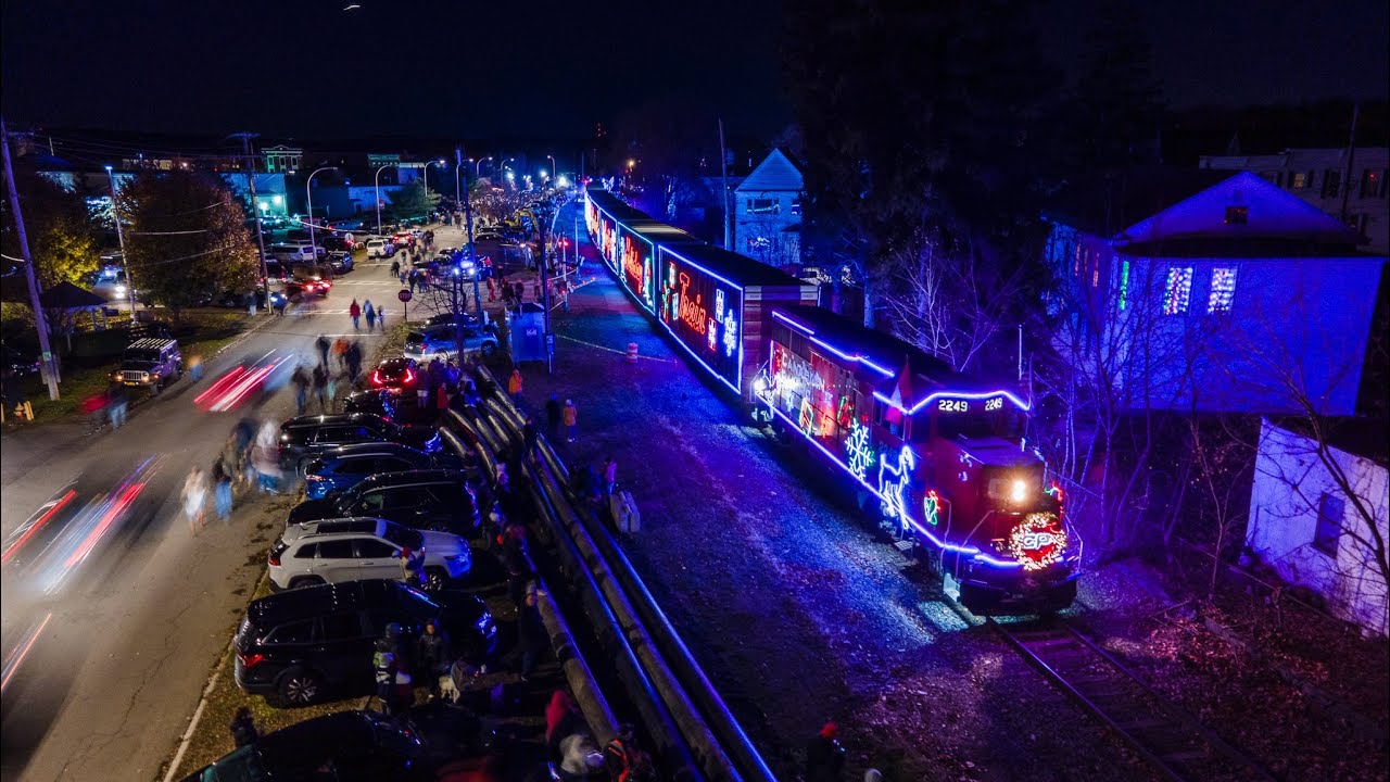 The 2023 CPKC Holiday Train along the D&H