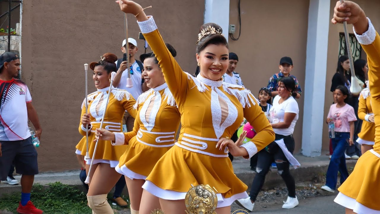 BANDA MUSICAL DE BERLIN EN EL DESFILE DE CORREO DE SU DISTRITO 