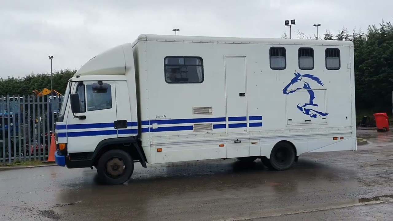 LEYLAND DAF horse box