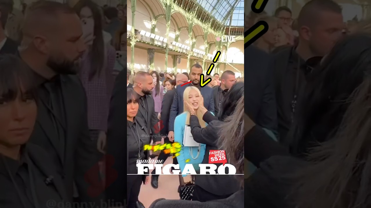 Jennie's blonde hair is the hottest topic at Chanel's show #jennie #blackpink