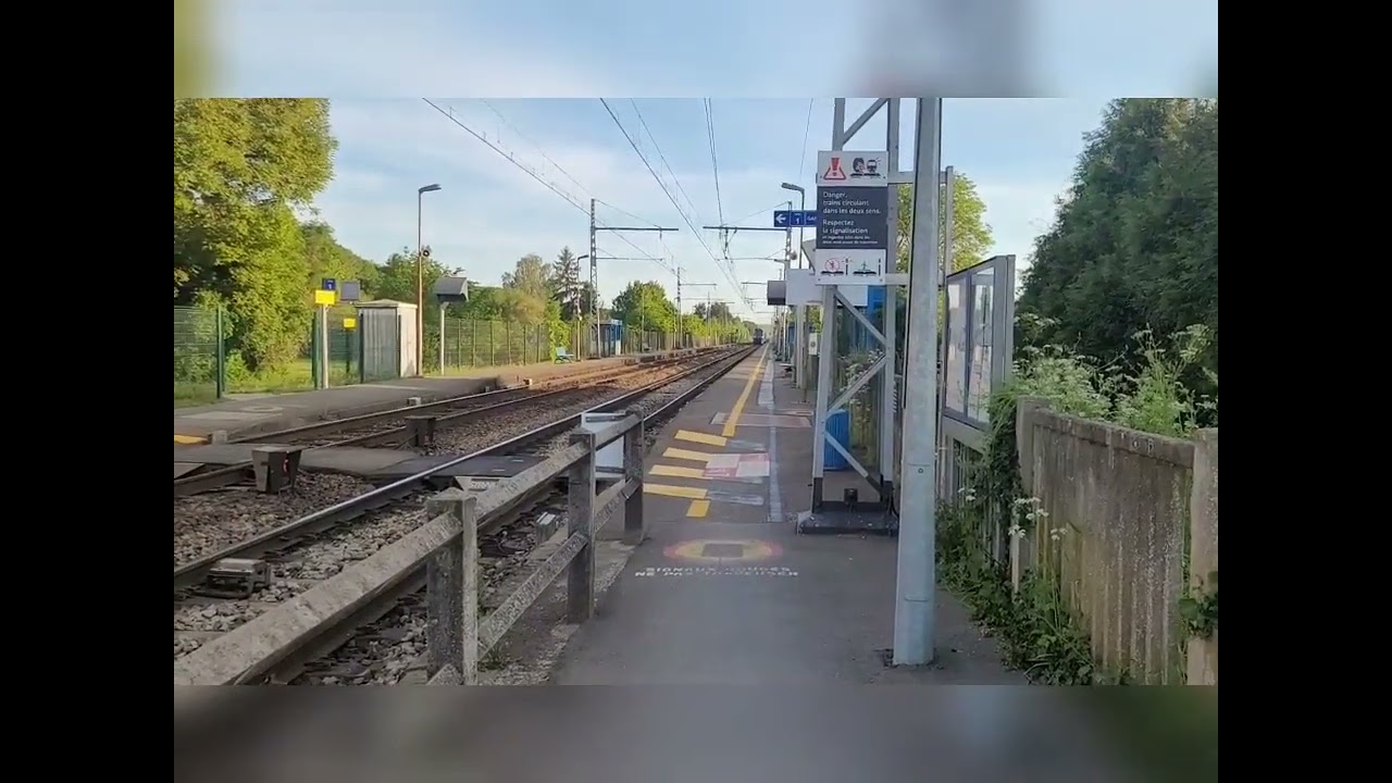 Regio 2N TER centre en gare de SAINT PIAT 28 EURE ET LOIRE.