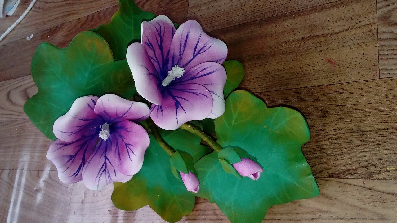 PASSO A PASSO FLOR MALVA DE E.V.A SEM FRISADOR.