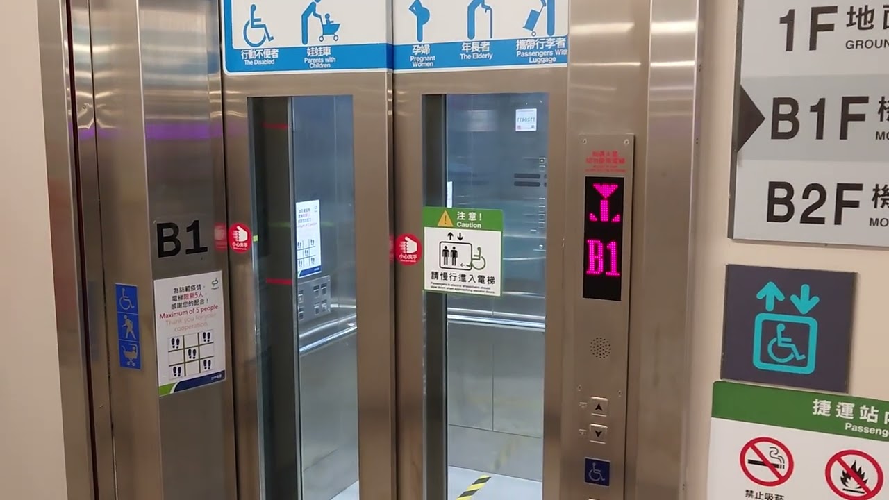 台中捷運綠線。在文華高中站B1停車場搭電梯到一樓