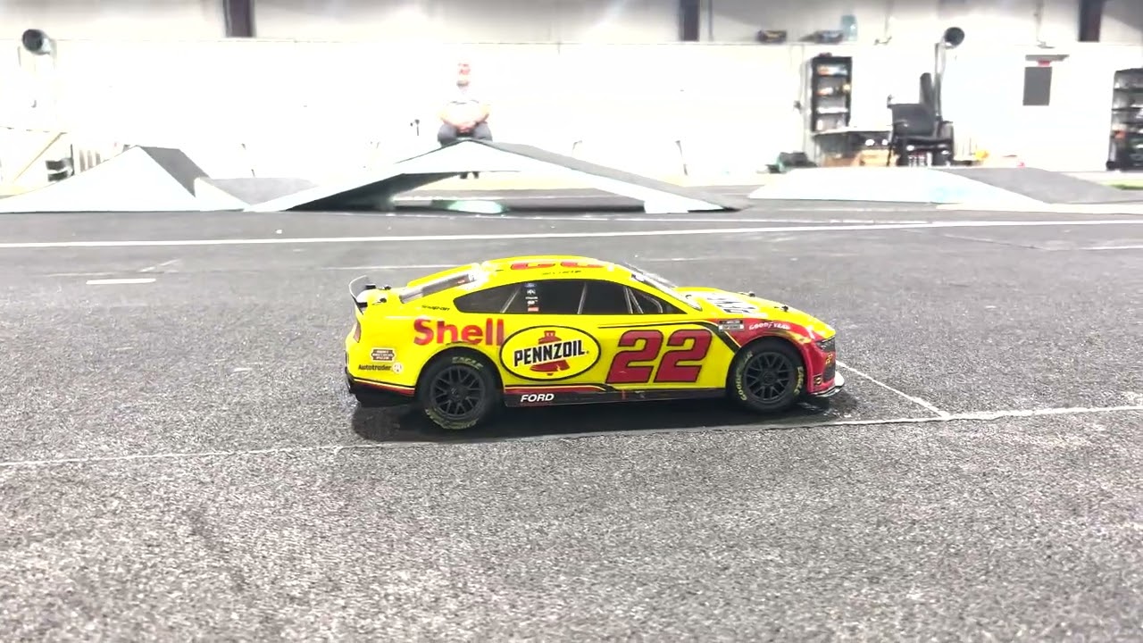 Losi Nascar Racing - Friday Night Oval - Two 100-Lap Mains